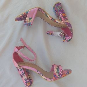 Chic Brand Floral Fabric Ankle Heels